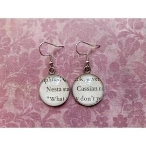 Cassian and Nesta pendant earrings made with Court of Thorns and Roses pages